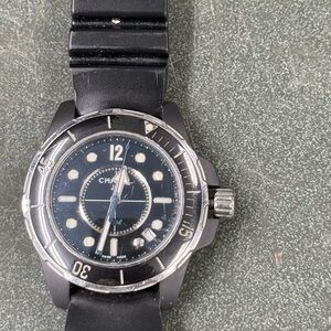 Black Dive Watch with Rotating Bezel